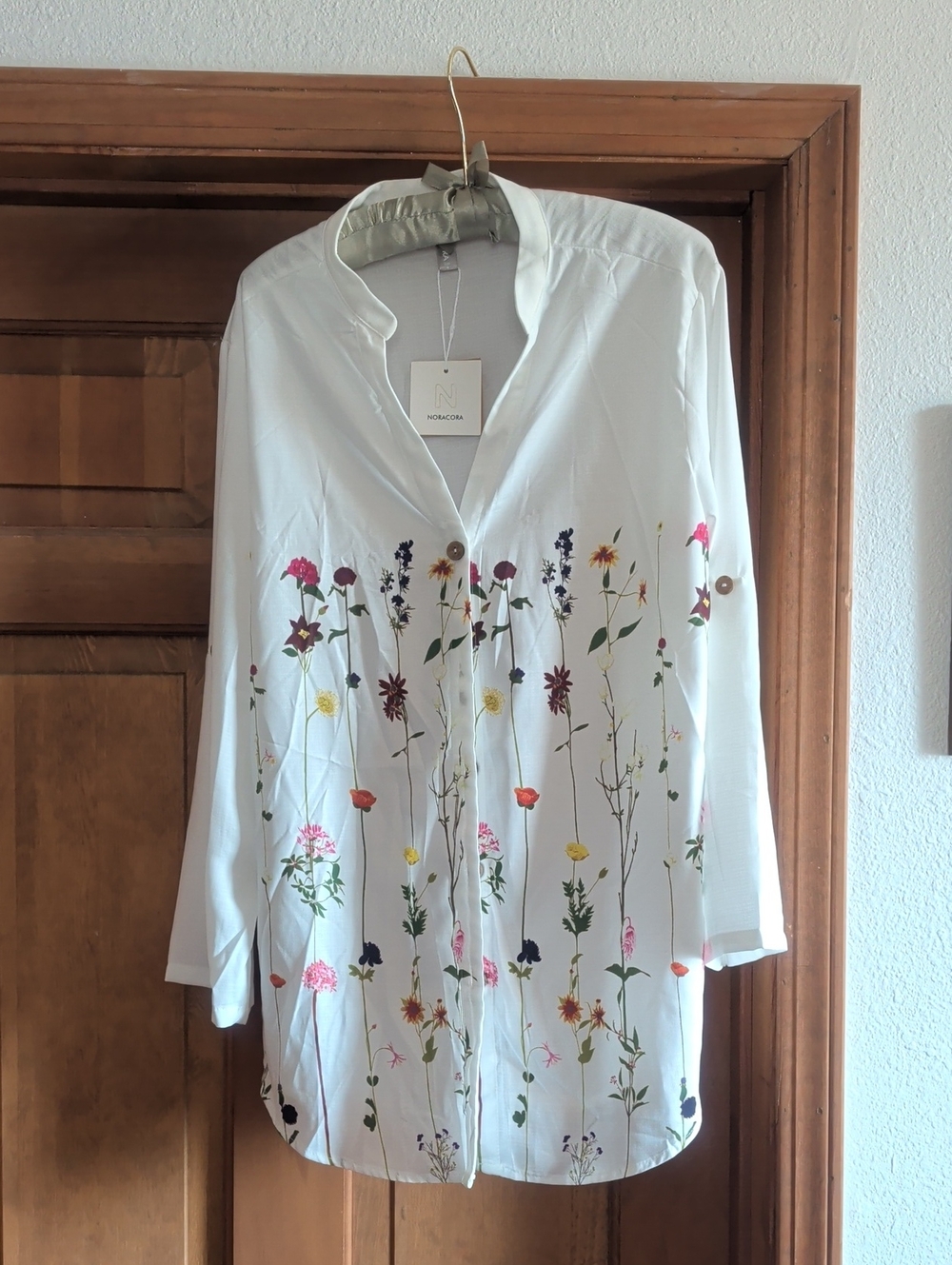 Noravora NWT White Floral Button-Front Tunic Shirt